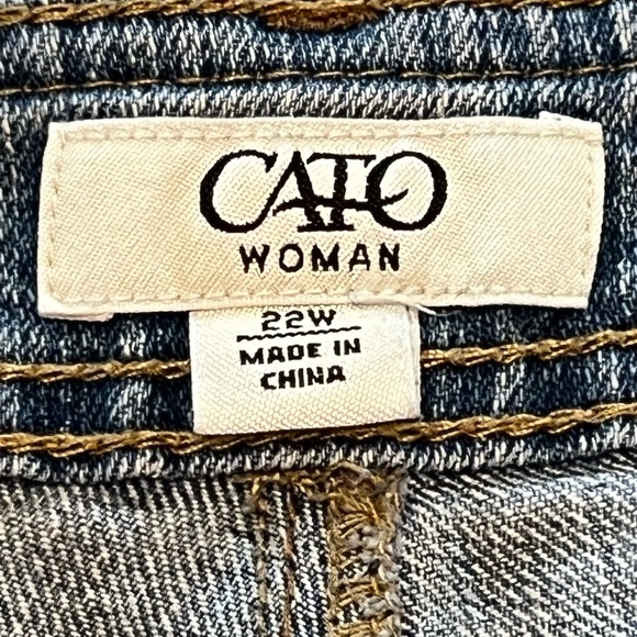 🥇 CATO Women’s Cropped Button Hem Pants - Picture 2 of 13